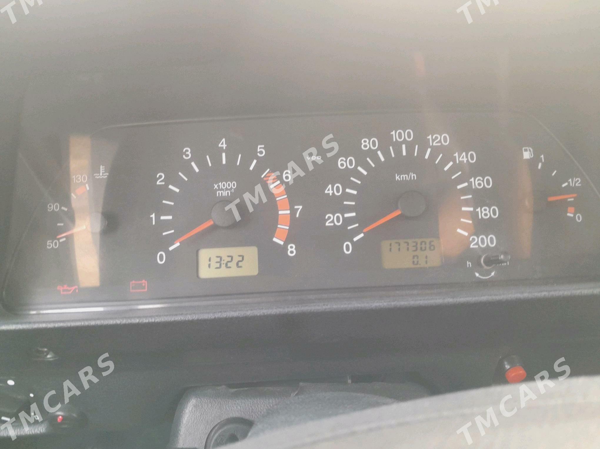 Lada Niva 2013 - 66 000 TMT - Теджен - img 7