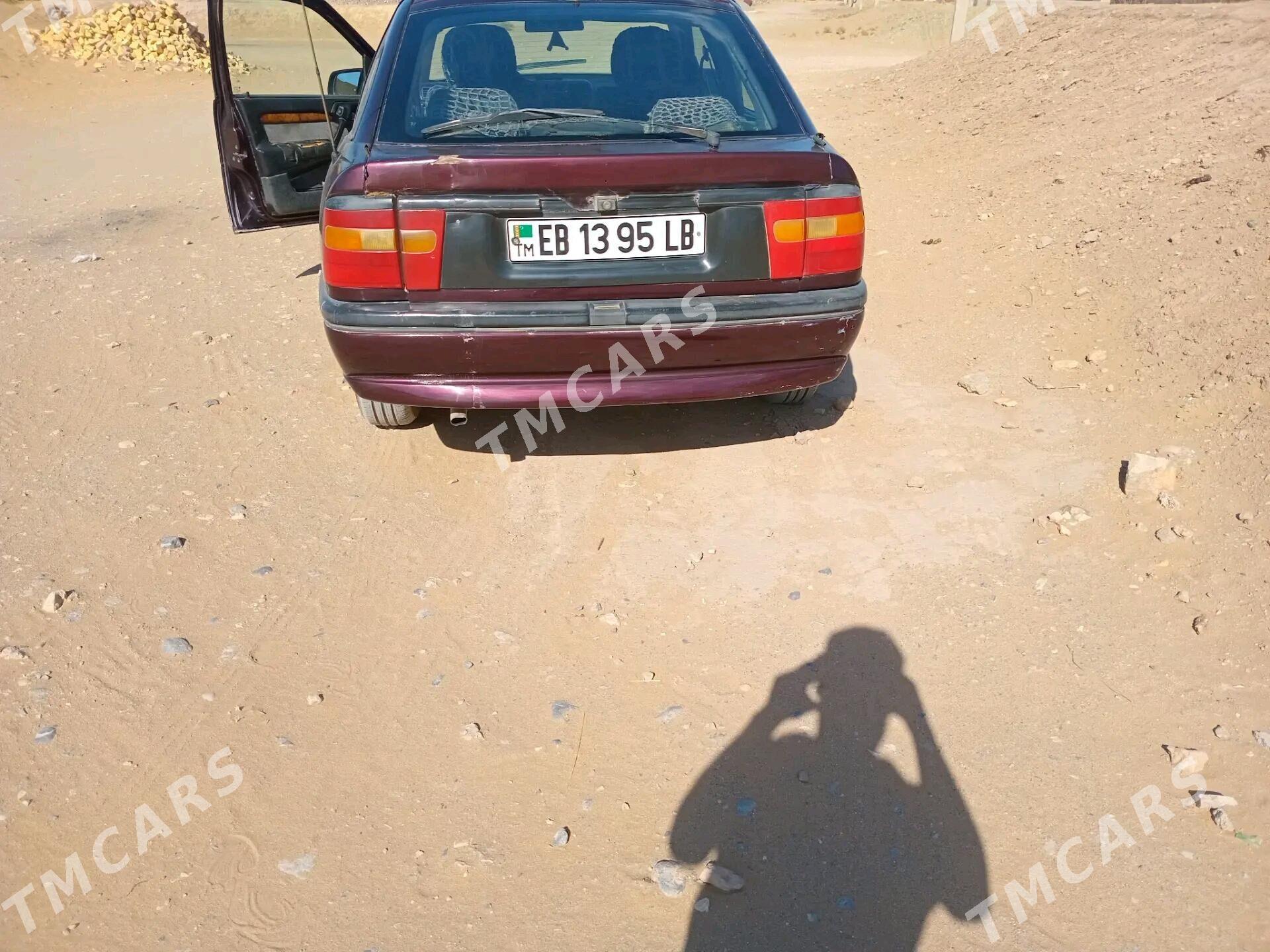 Opel Vectra 1994 - 24 000 TMT - Darganata - img 3