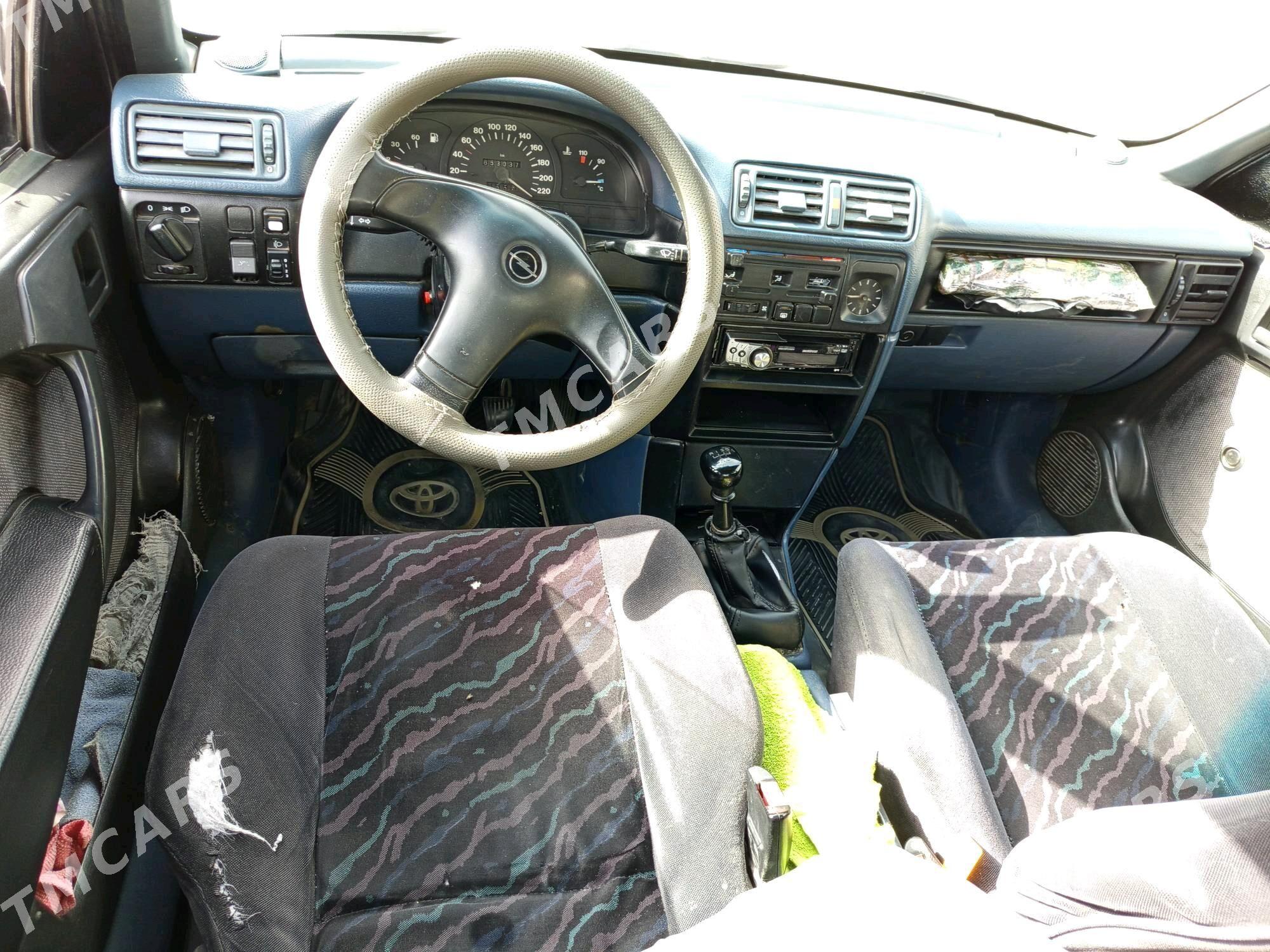 Opel Vectra 1992 - 33 000 TMT - Бузмеин - img 3