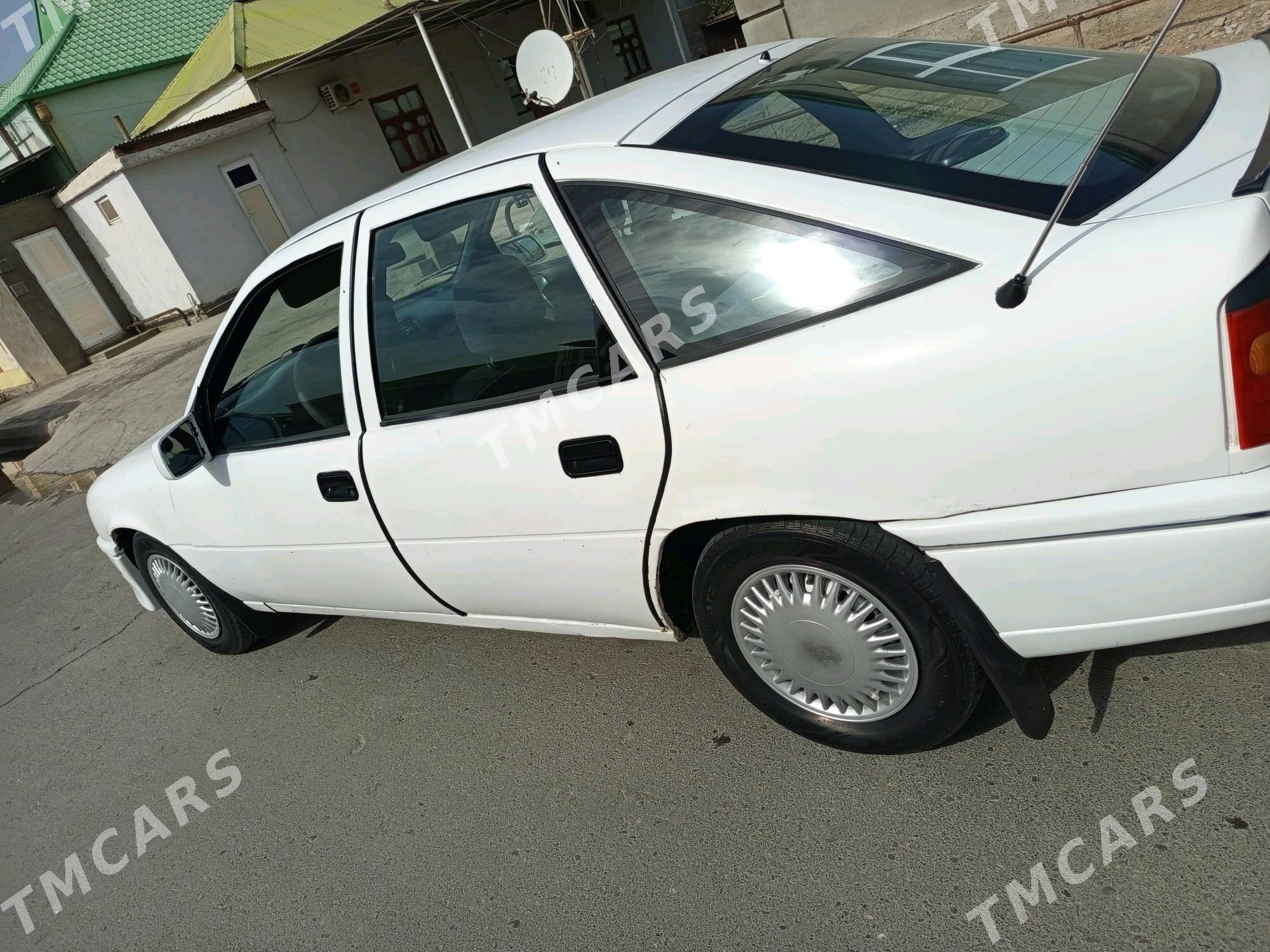 Opel Vectra 1992 - 33 000 TMT - Бузмеин - img 4