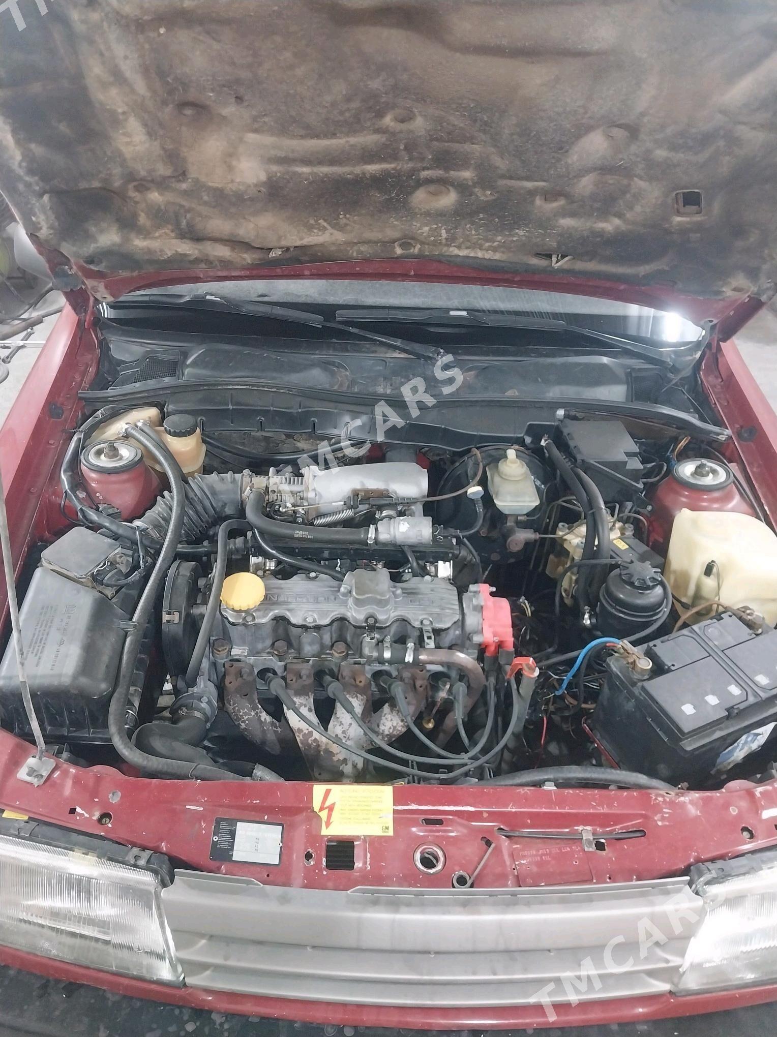 Opel Vectra 1990 - 48 000 TMT - Mary - img 8