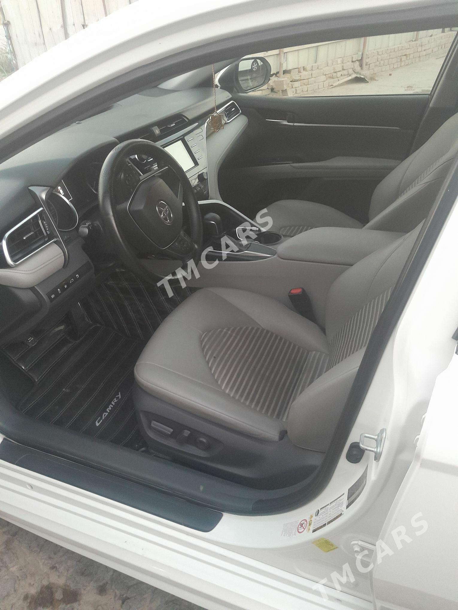 Toyota Camry 2017 - 320 000 TMT - Фарап - img 4