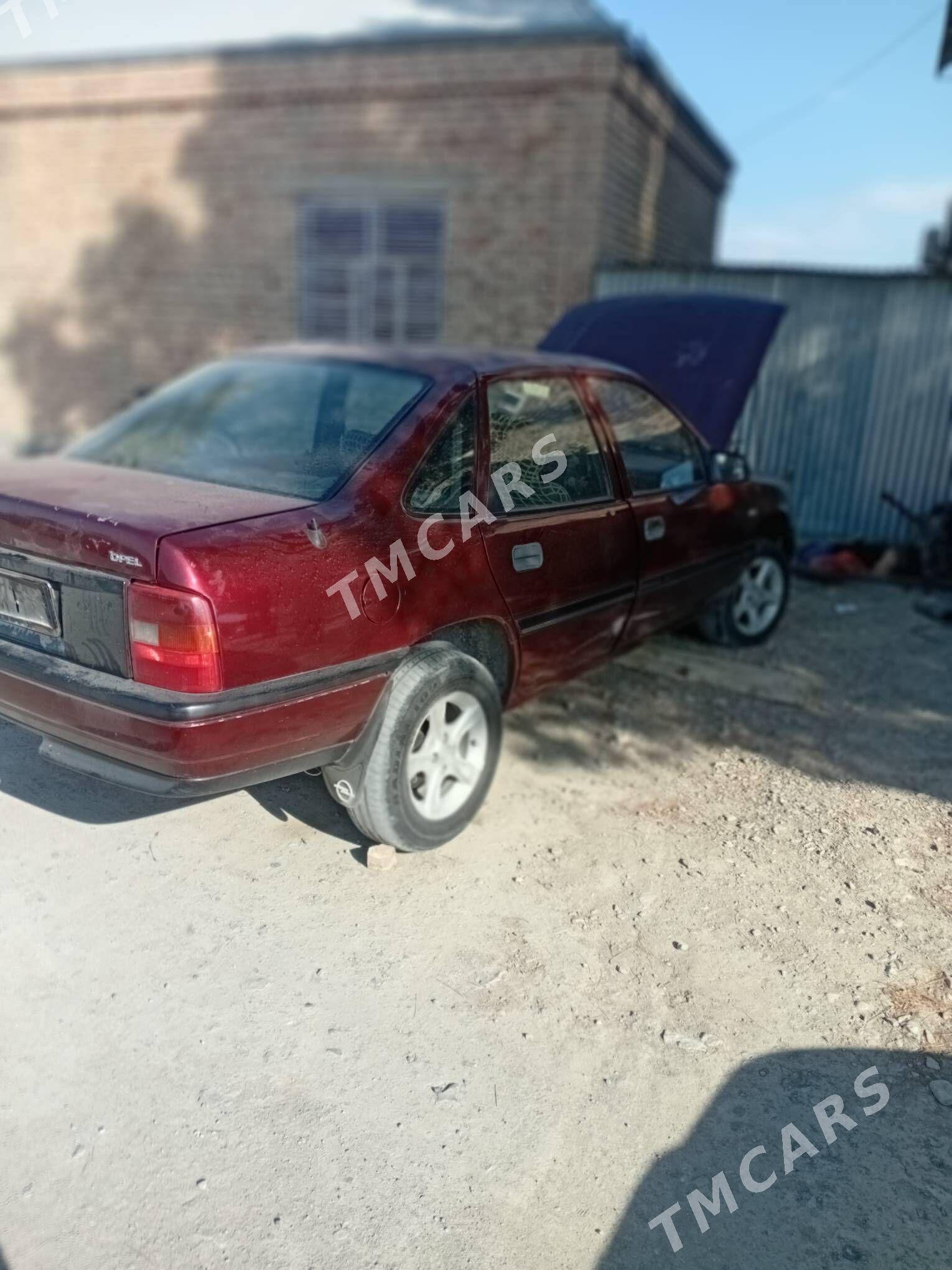 Opel Vectra 1990 - 16 000 TMT - Бахарден - img 2