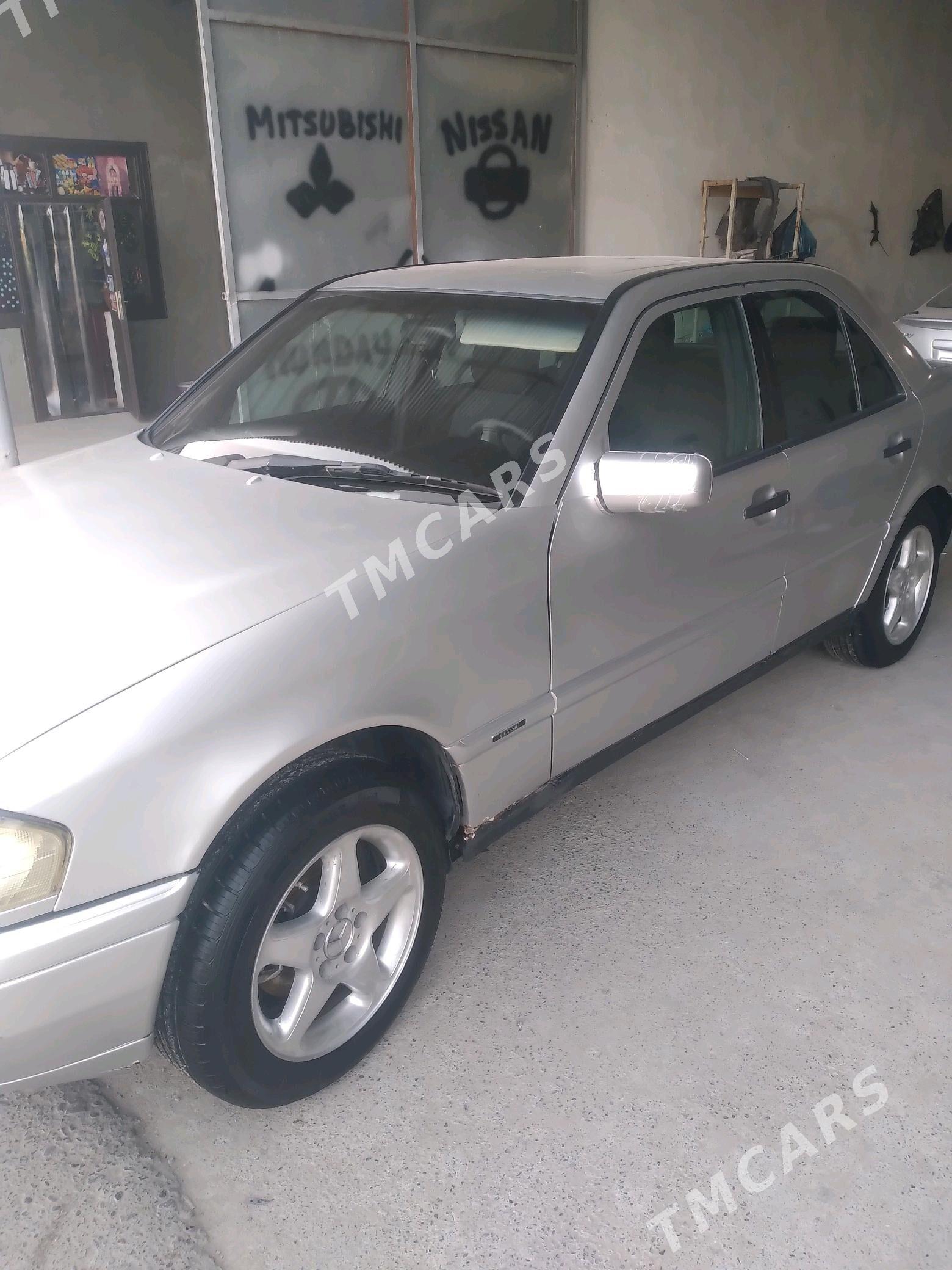 Mercedes-Benz 230E 1995 - 70 000 TMT - Мары - img 2