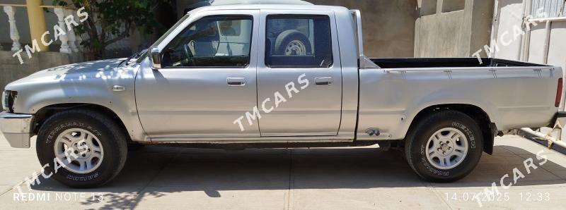 Toyota Hilux 2006 - 58 000 TMT - Balkanabat - img 3