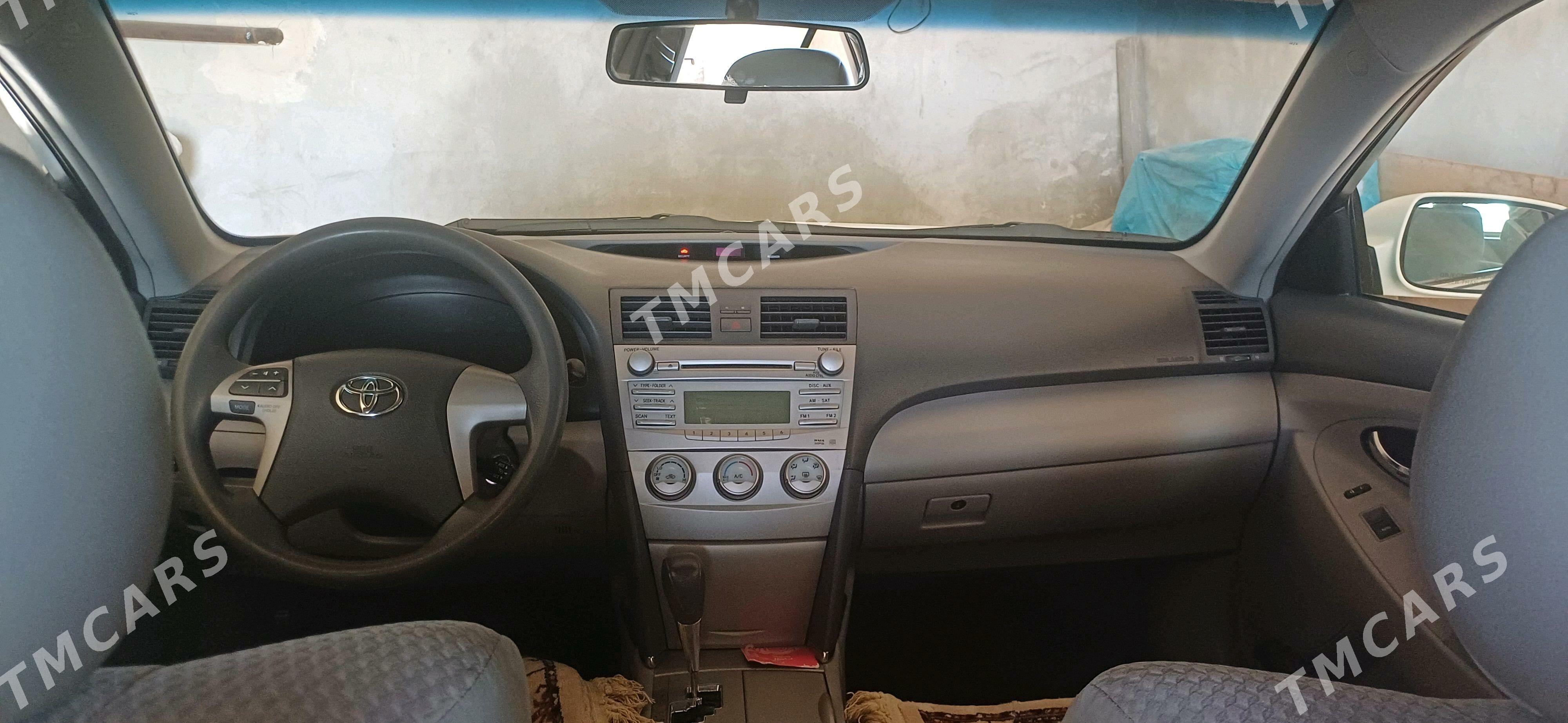 Toyota Camry 2010 - 230 000 TMT - Дашогуз - img 2