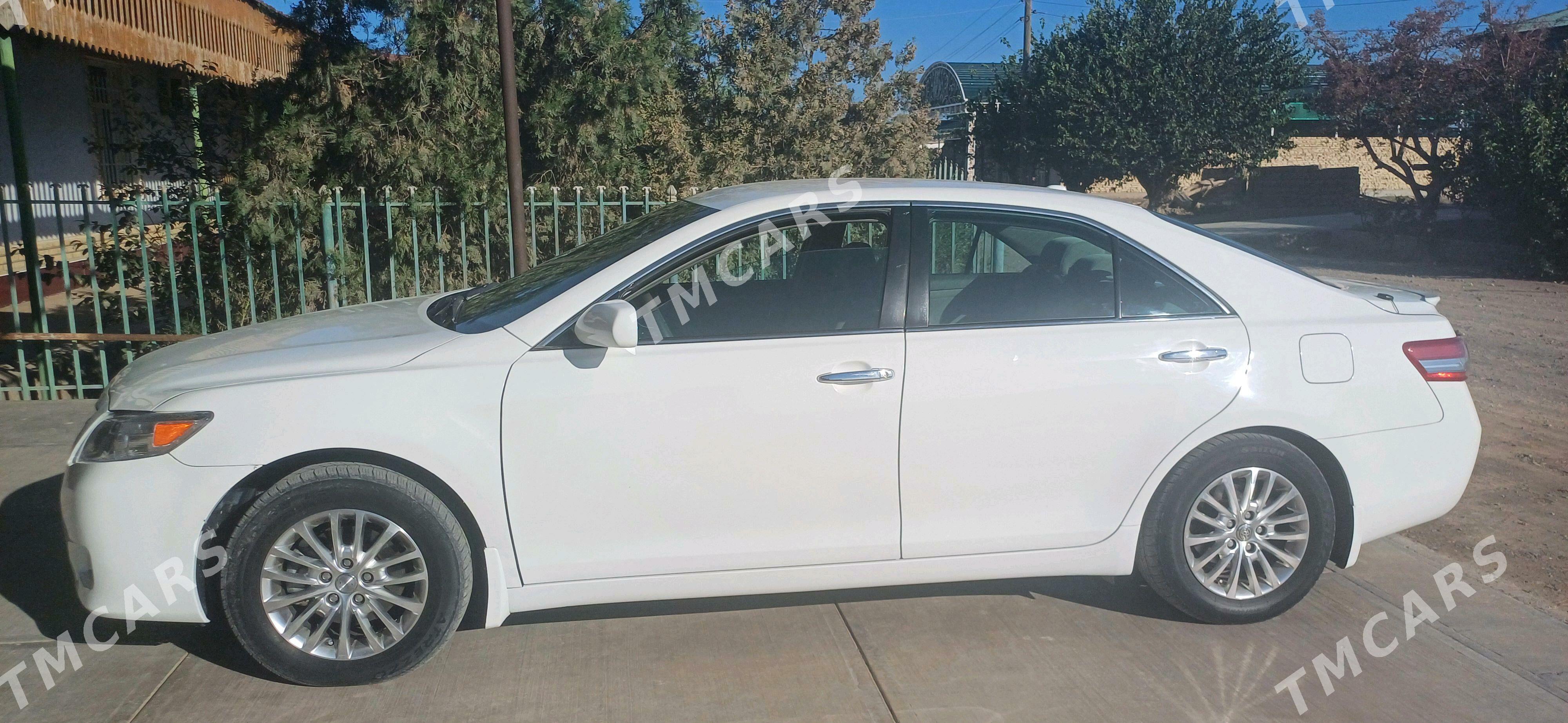 Toyota Camry 2010 - 230 000 TMT - Дашогуз - img 3
