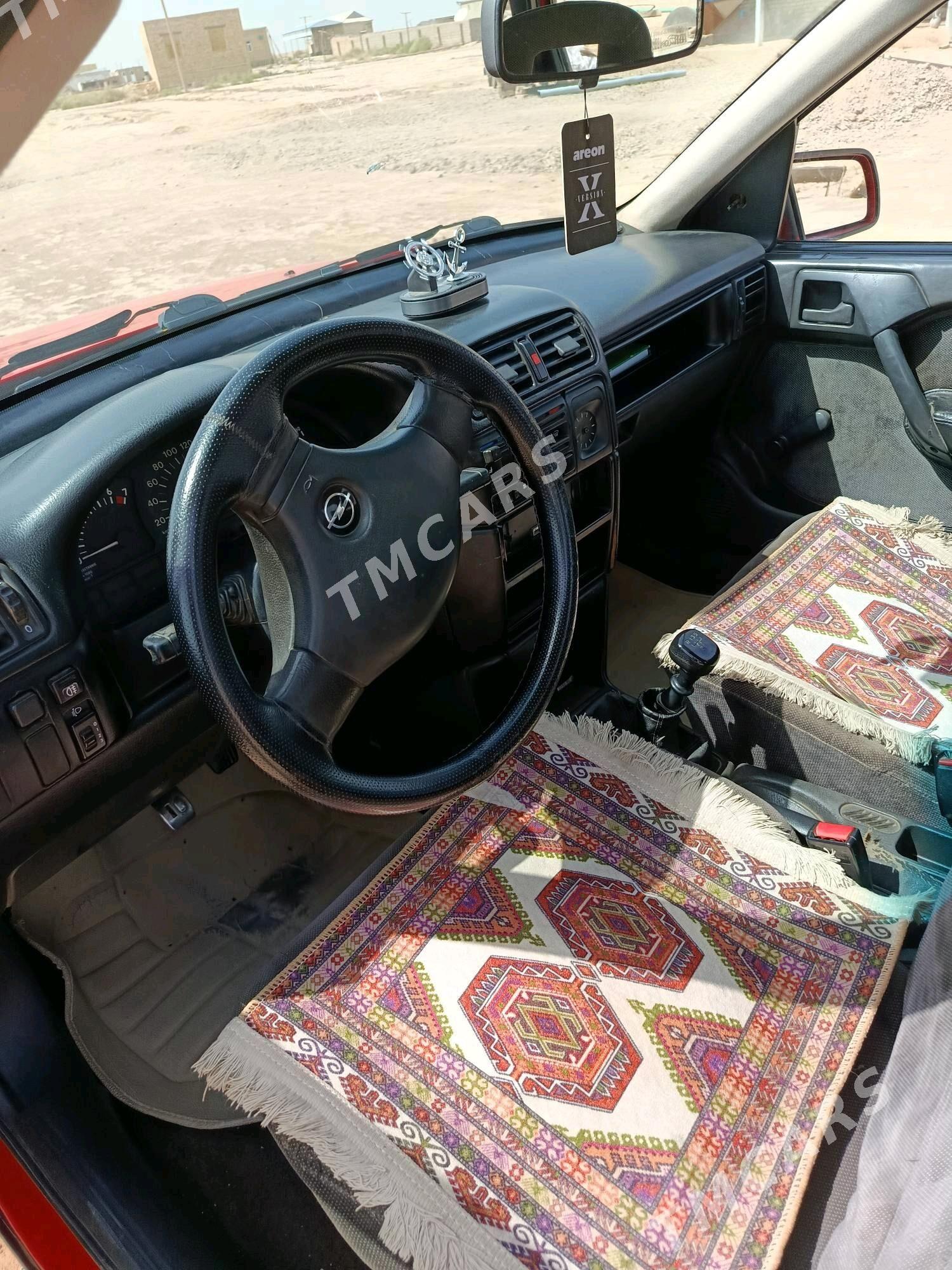 Opel Vectra 1991 - 40 000 TMT - Sarahs - img 5