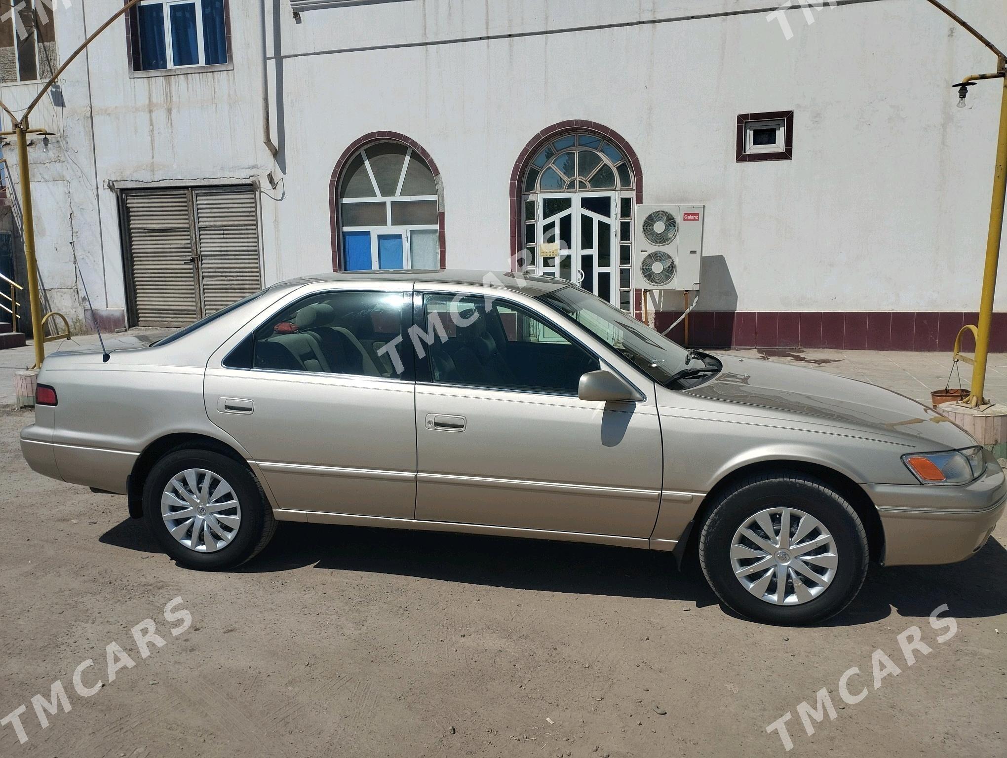 Toyota Camry 1998 - 135 000 TMT - Кёнеургенч - img 3