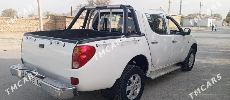 Mitsubishi L200 2009 - 100 000 TMT - Kaka - img 3