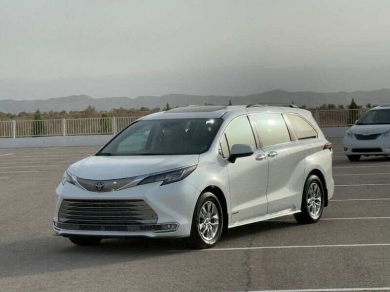 Toyota Sienna 2021 - 535 000 TMT - Aşgabat - img 3