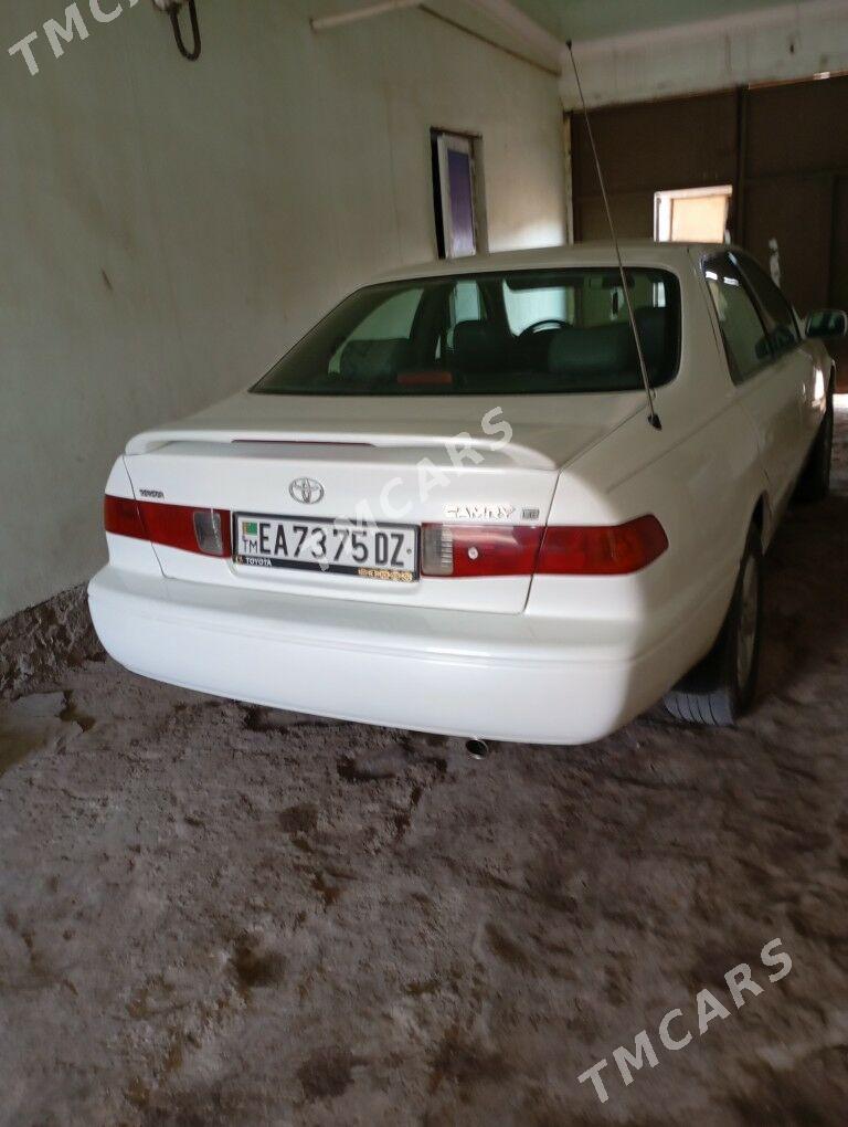 Toyota Camry 2001 - 160 000 TMT - Кёнеургенч - img 3