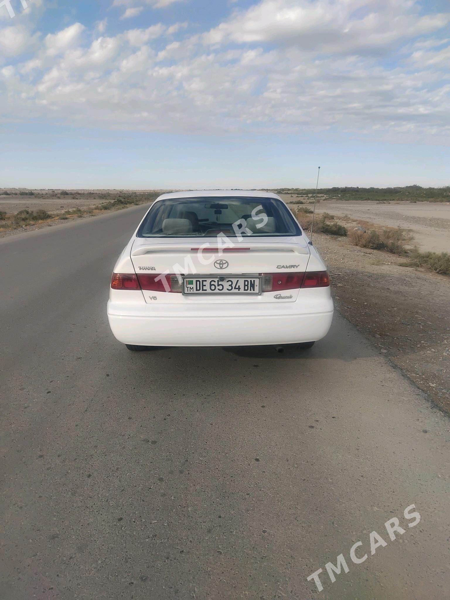 Toyota Camry 1998 - 125 000 TMT - Gyzylarbat - img 6