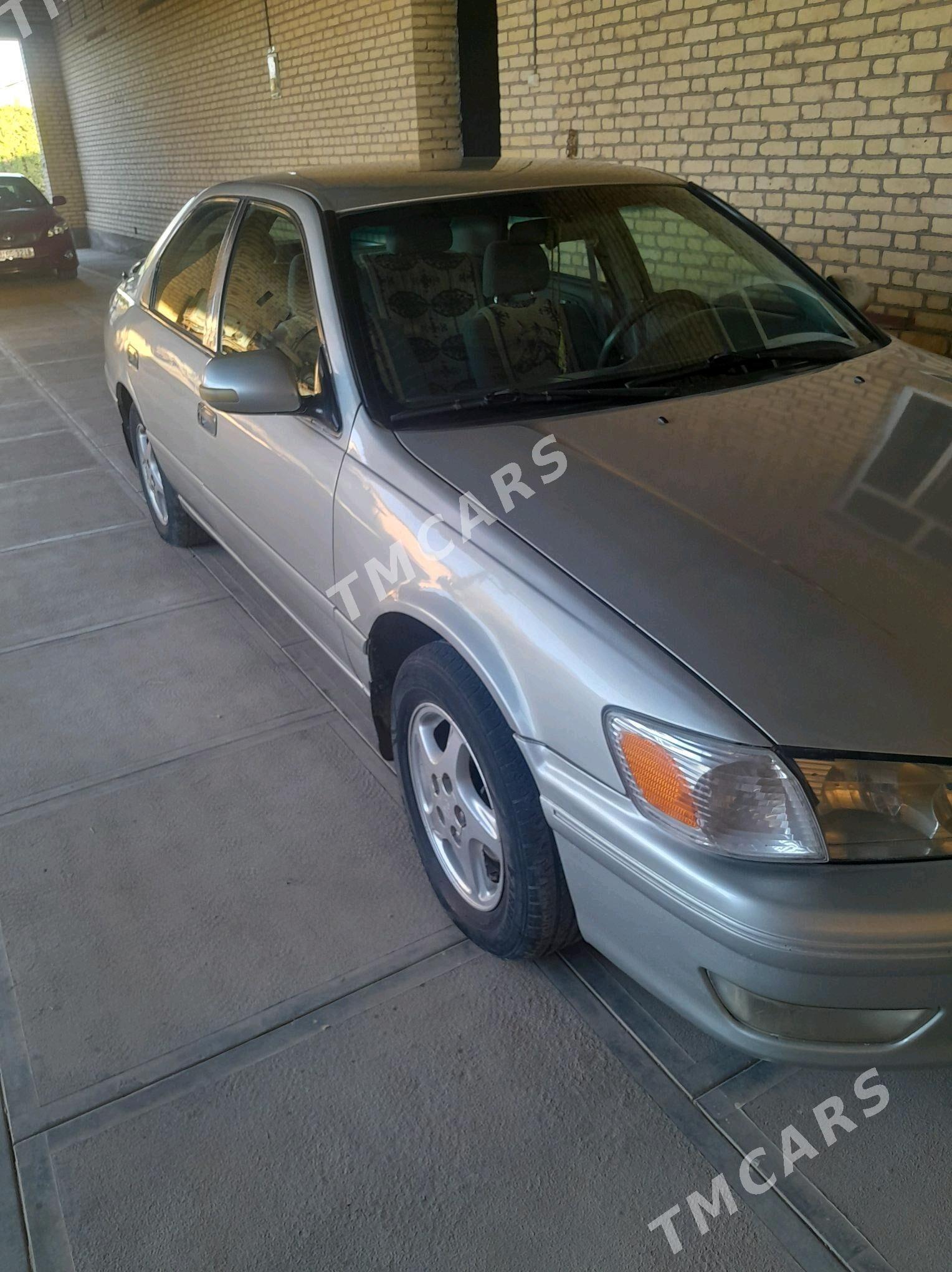 Toyota Camry 2001 - 130 000 TMT - Дянев - img 10