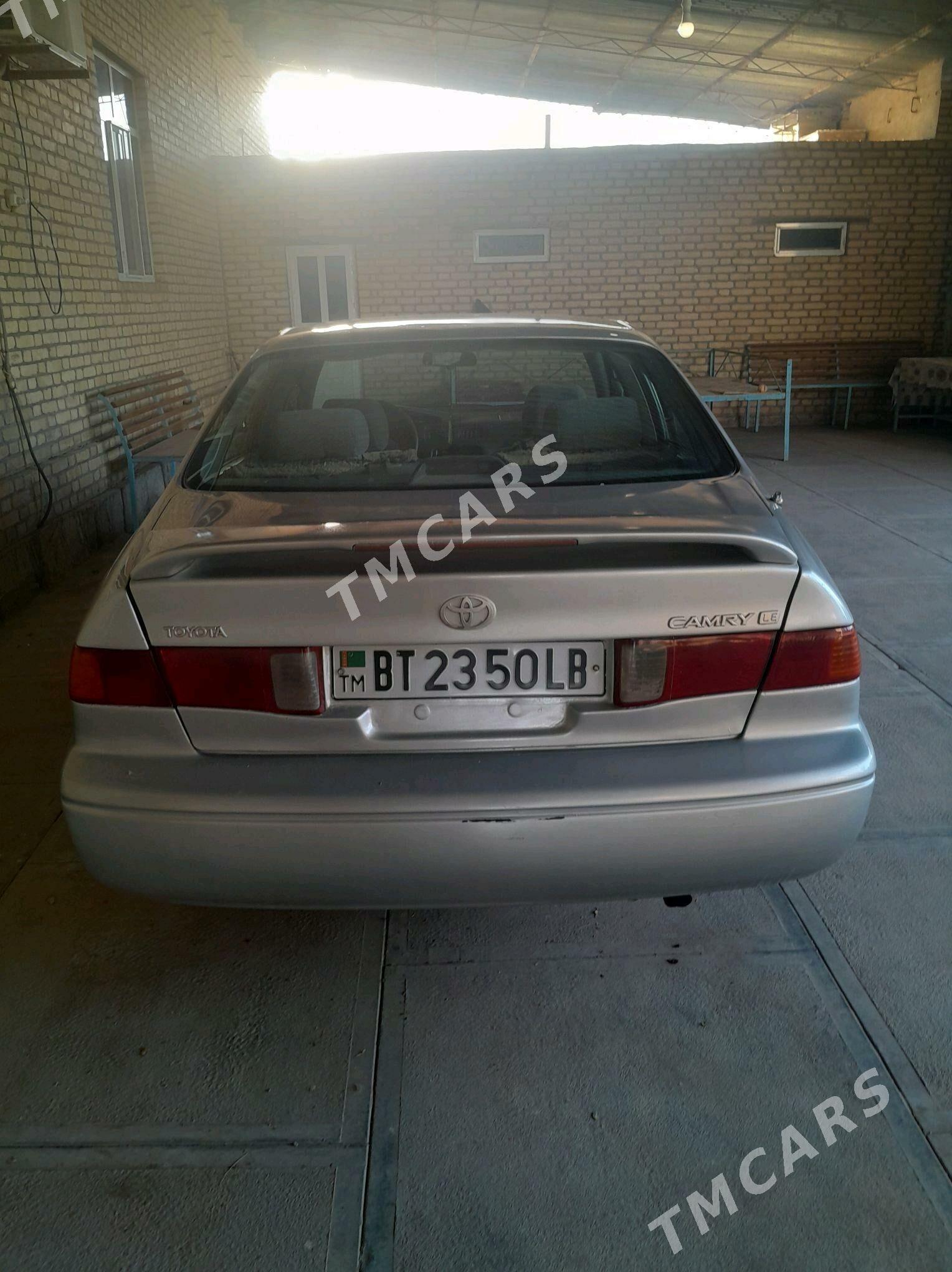 Toyota Camry 2001 - 130 000 TMT - Дянев - img 7