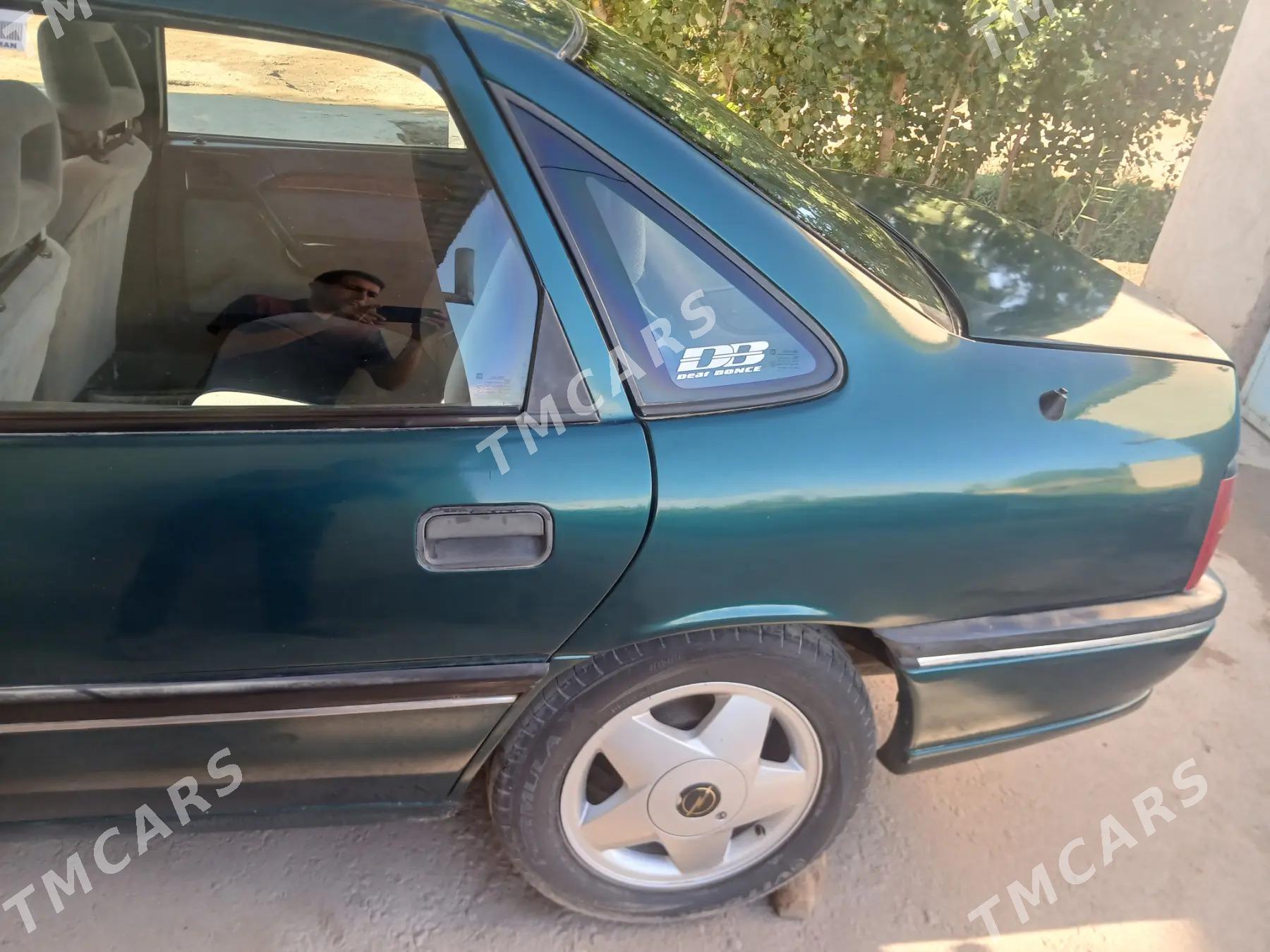 Opel Vectra 1995 - 45 000 TMT - Губадаг - img 4