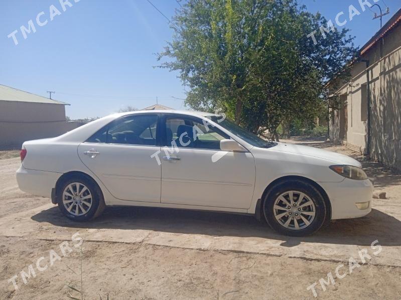 Toyota Camry 2005 - 126 000 TMT - Акдепе - img 7