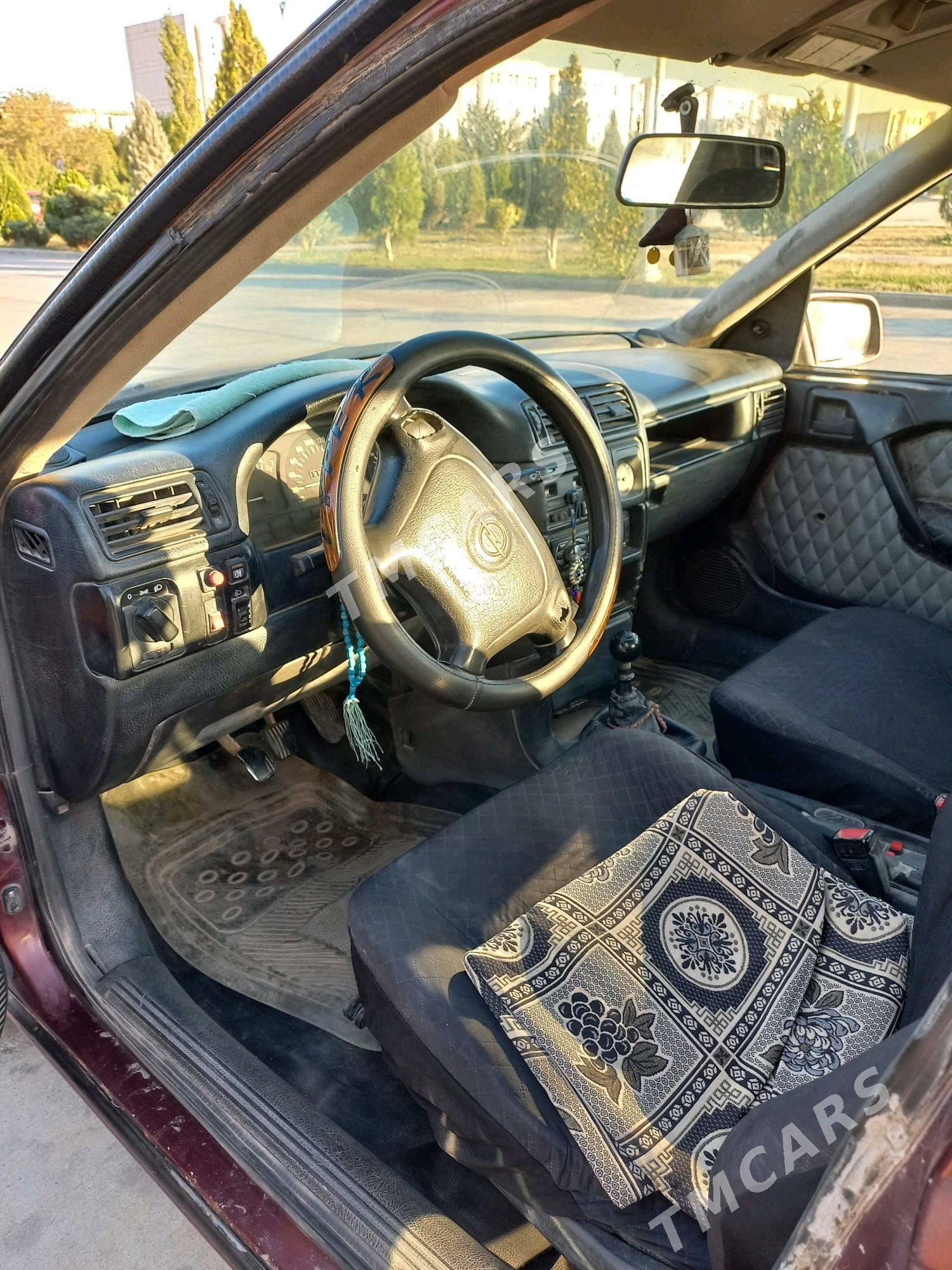 Opel Vectra 1992 - 30 000 TMT - Гурбансолтан Едже - img 4