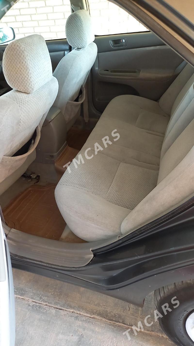 Toyota Camry 2004 - 140 000 TMT - Халач - img 3
