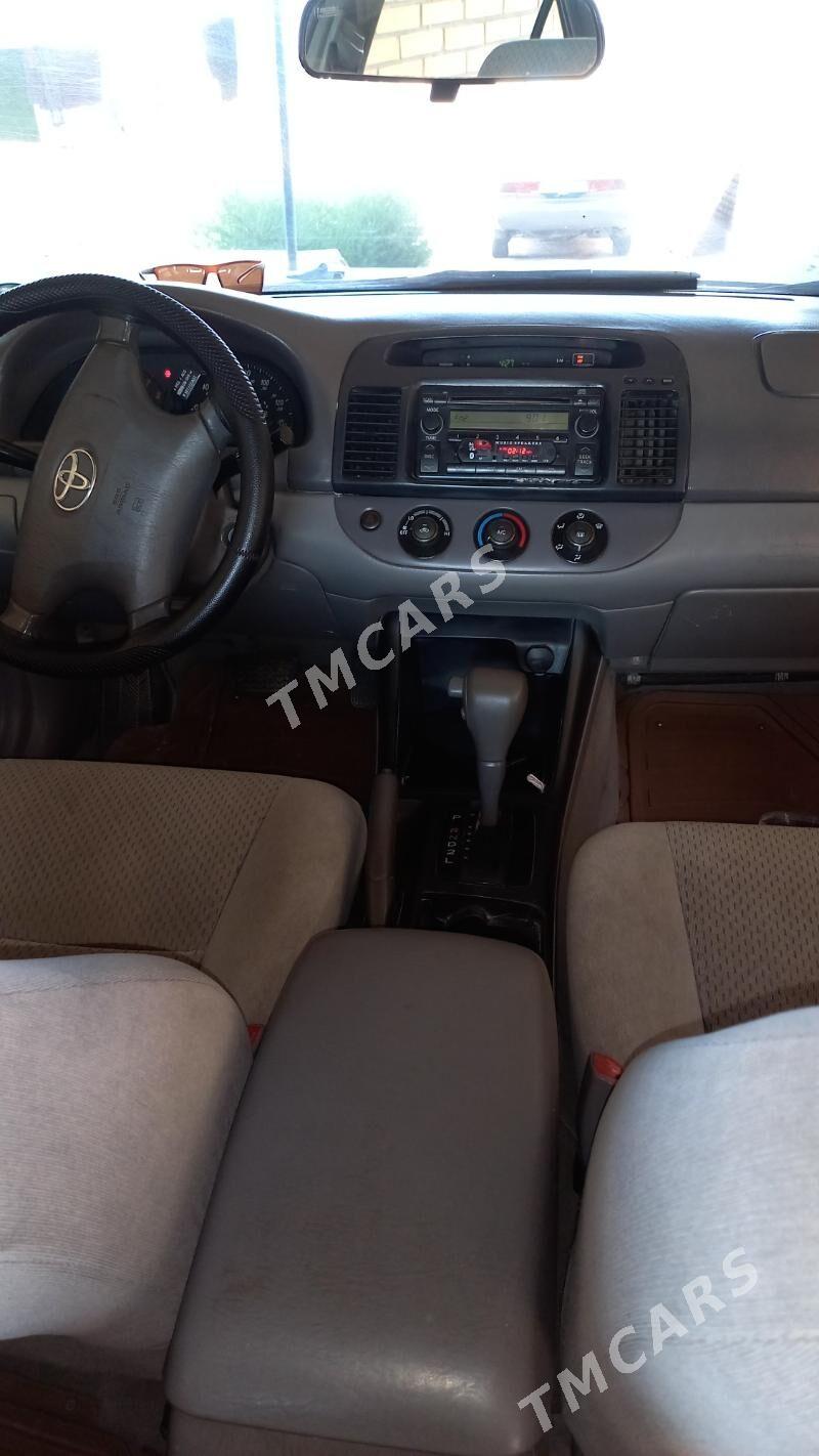 Toyota Camry 2004 - 140 000 TMT - Халач - img 5