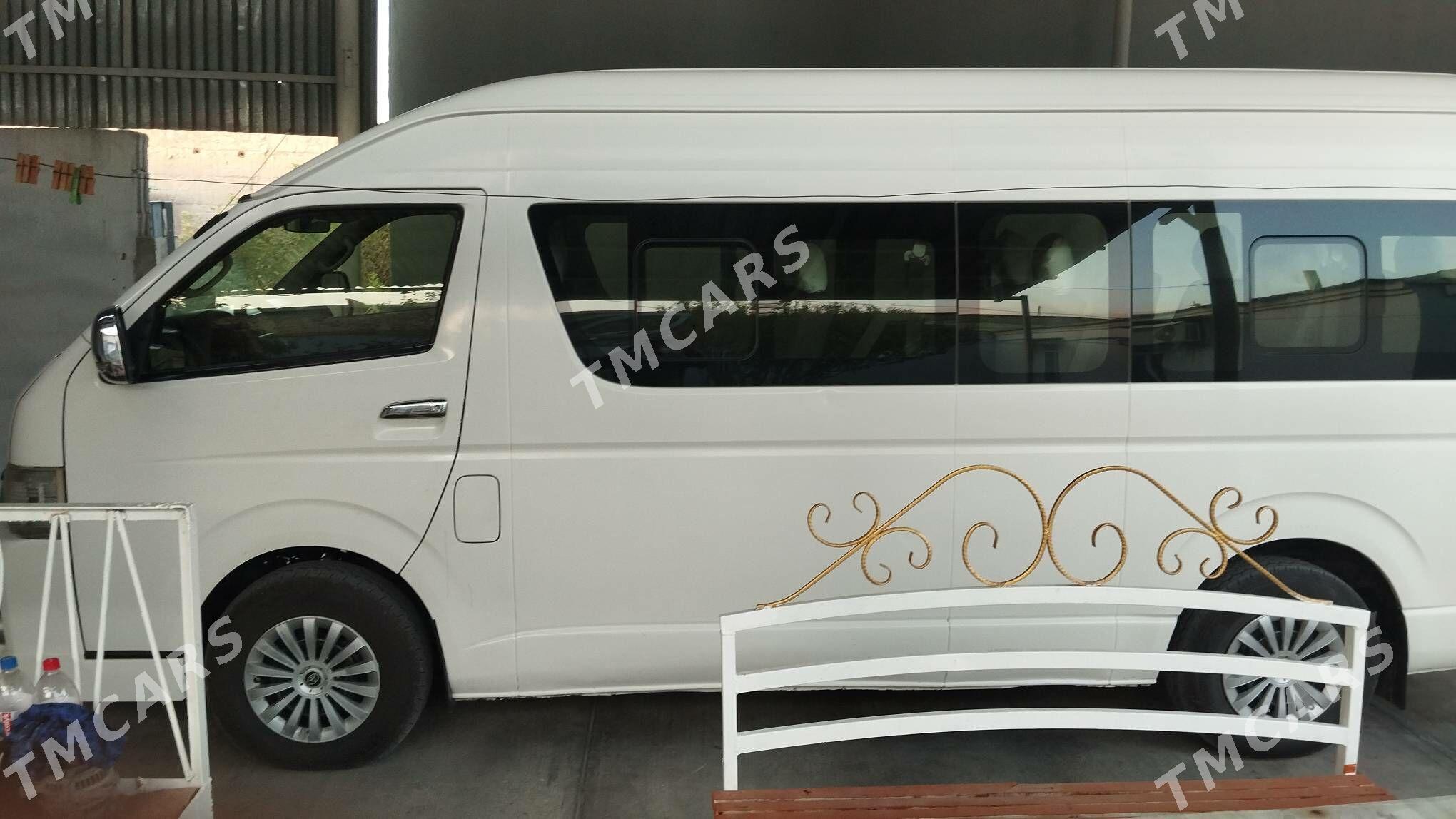 Toyota Hiace 2014 - 400 000 TMT - Büzmeýin - img 2