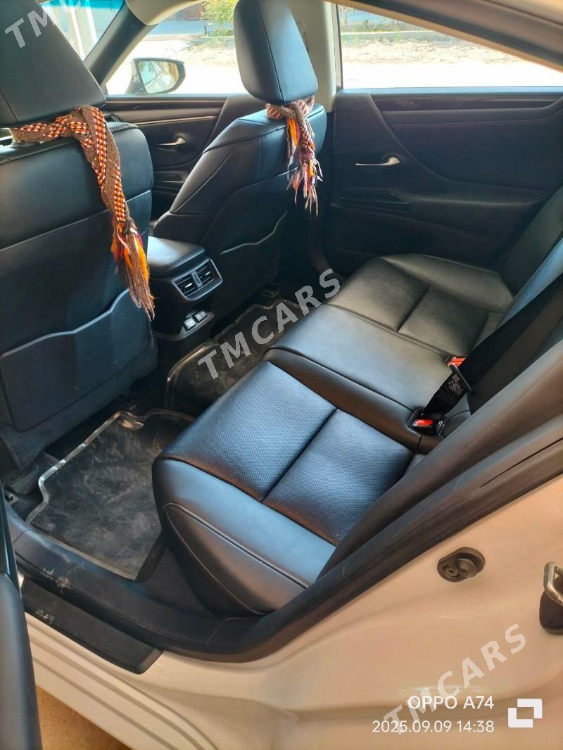 Lexus ES 350 2019 - 590 000 TMT - Чарджоу - img 4