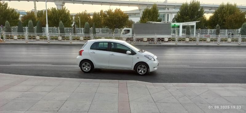 Toyota Yaris 2006 - 100 000 TMT - Aşgabat - img 4