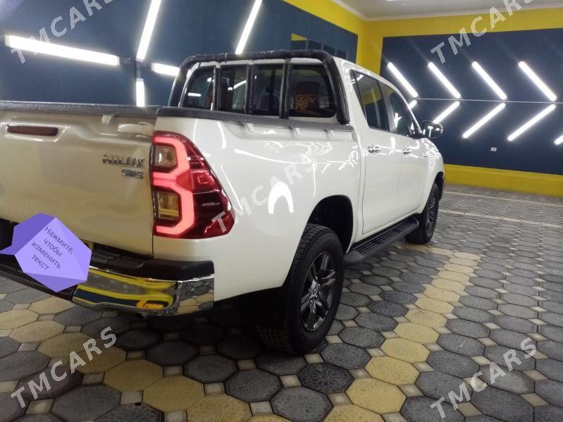 Toyota Hilux 2021 - 550 000 TMT - Мары - img 8