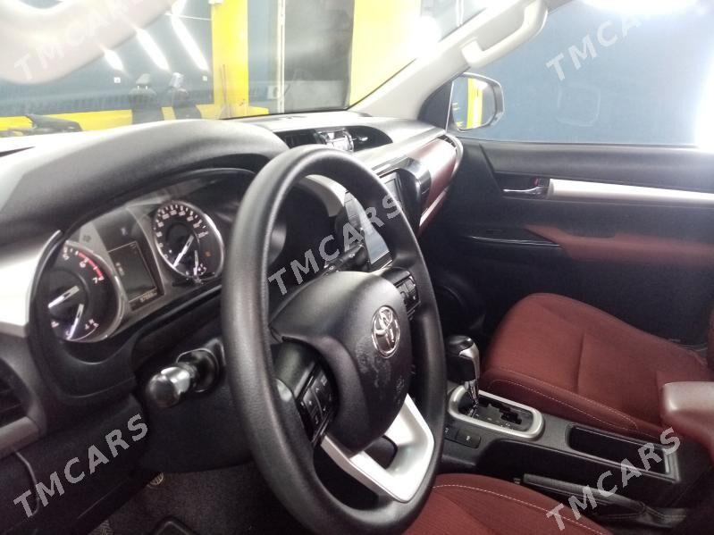 Toyota Hilux 2021 - 550 000 TMT - Мары - img 5
