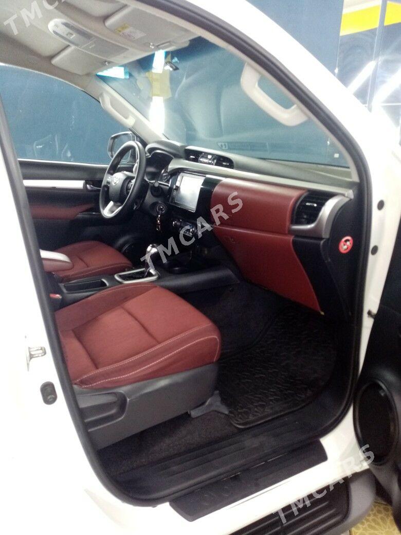 Toyota Hilux 2021 - 550 000 TMT - Мары - img 2