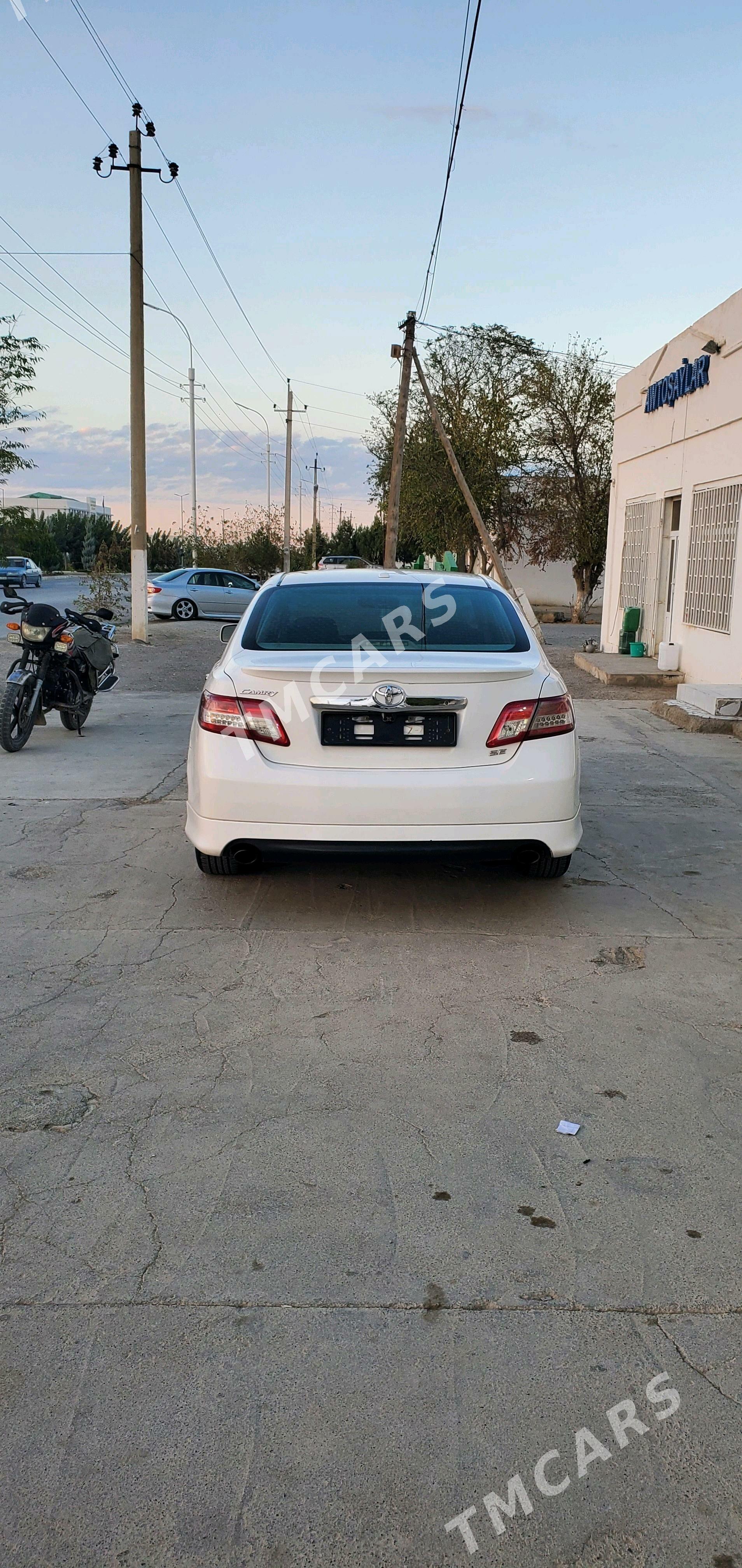 Toyota Camry 2010 - 190 000 TMT - Бахарден - img 5
