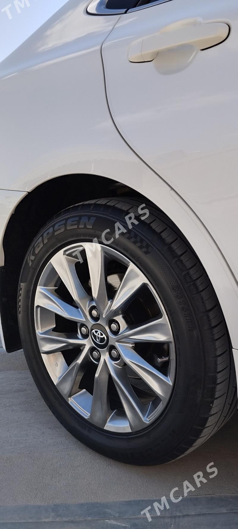 Toyota Camry 2015 - 300 000 TMT - Мары - img 3
