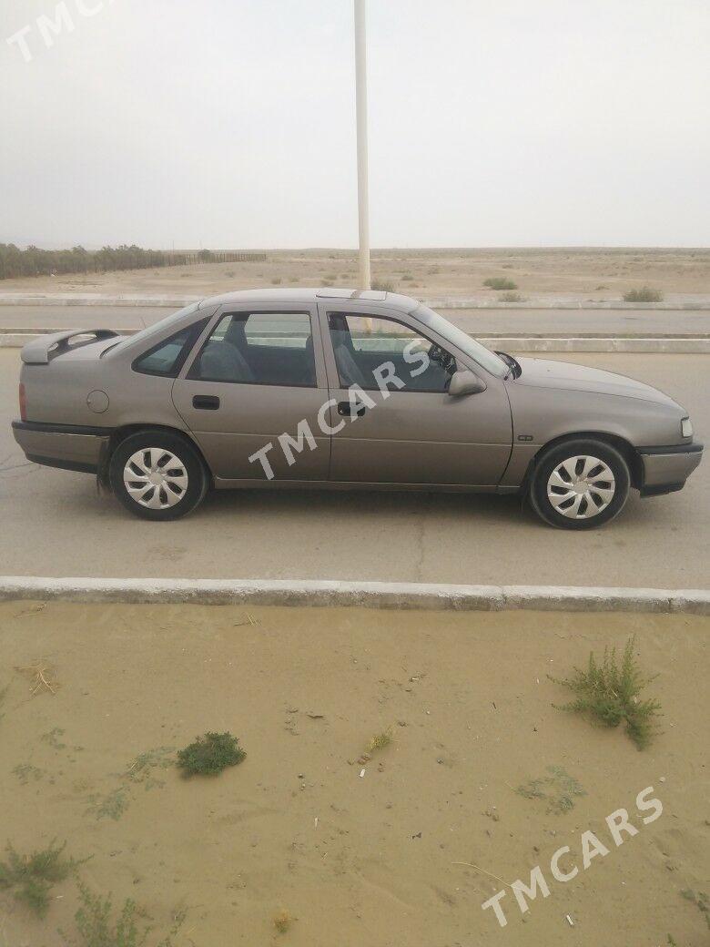 Opel Vectra 1989 - 34 000 TMT - Gumdag - img 2