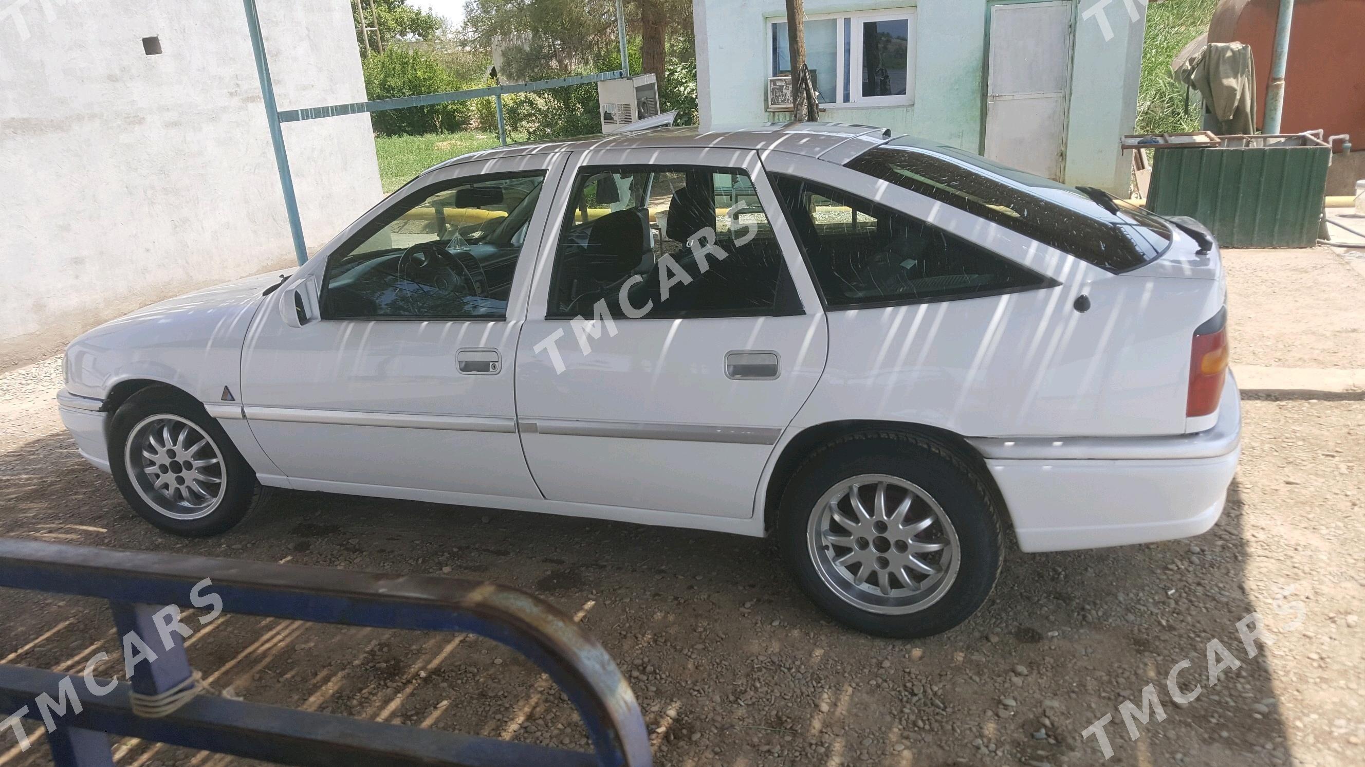Opel Vectra 1993 - 29 000 TMT - Серахс - img 4