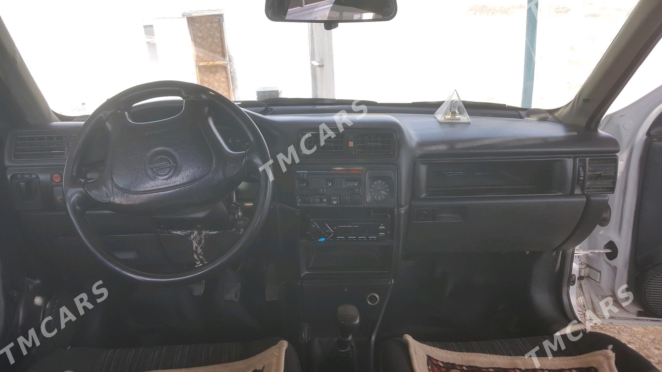 Opel Vectra 1993 - 29 000 TMT - Серахс - img 5