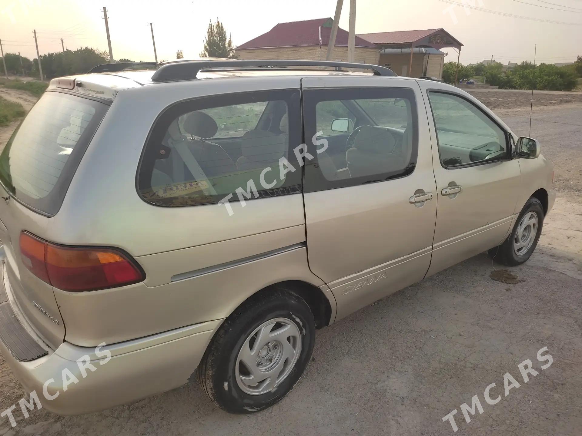 Toyota Sienna 2000 - 170 000 TMT - Baýramaly - img 4