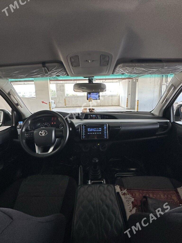 Toyota Hilux 2017 - 480 000 TMT - Aşgabat - img 2