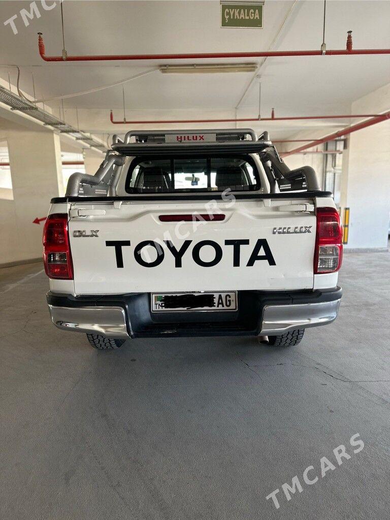 Toyota Hilux 2017 - 480 000 TMT - Aşgabat - img 4