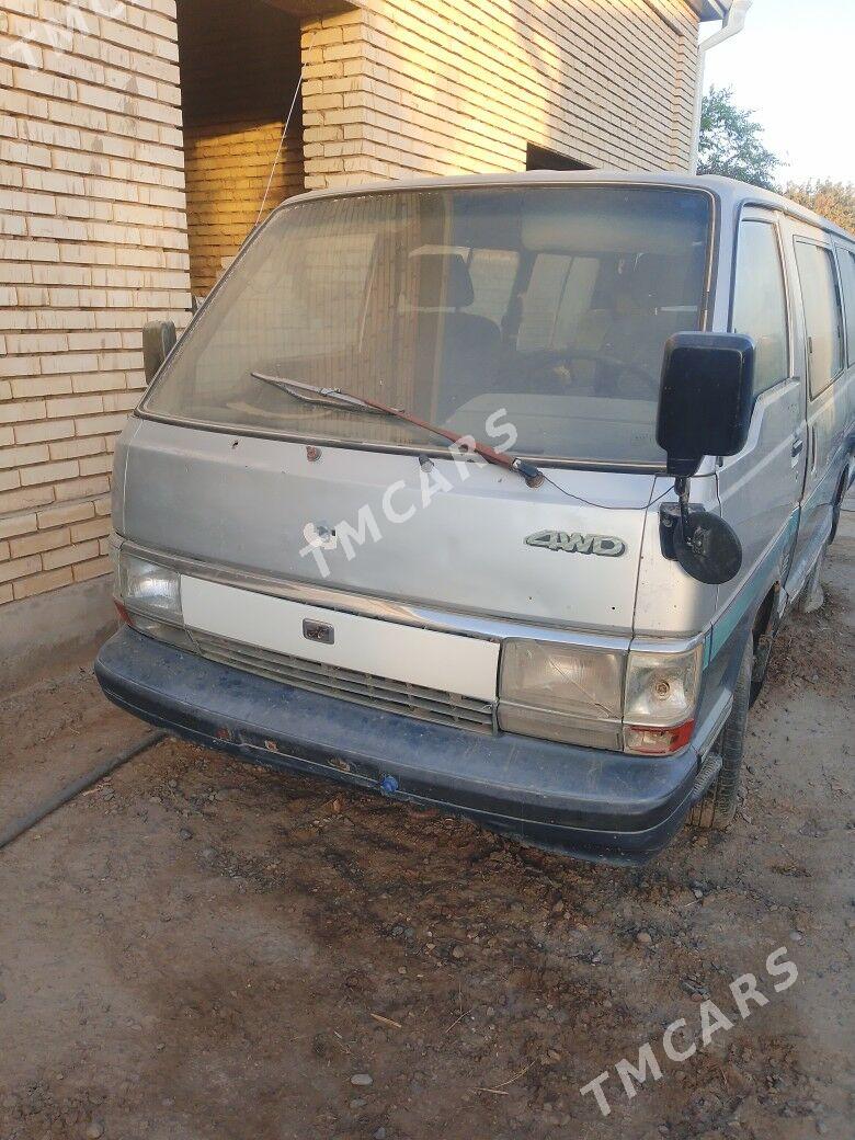 Toyota Hiace 1990 - 30 000 TMT - Mary - img 3