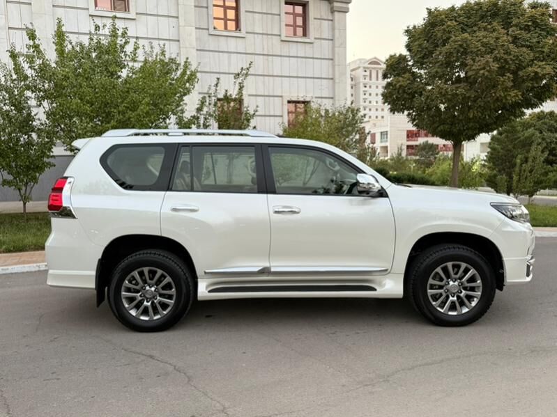 Toyota Land Cruiser Prado 2018 - 810 000 TMT - Ашхабад - img 8
