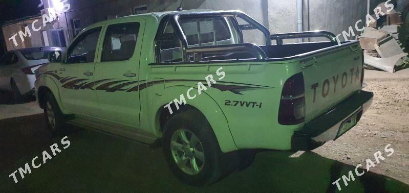 Toyota Hilux 2007 - 250 000 TMT - Ёлётен - img 6