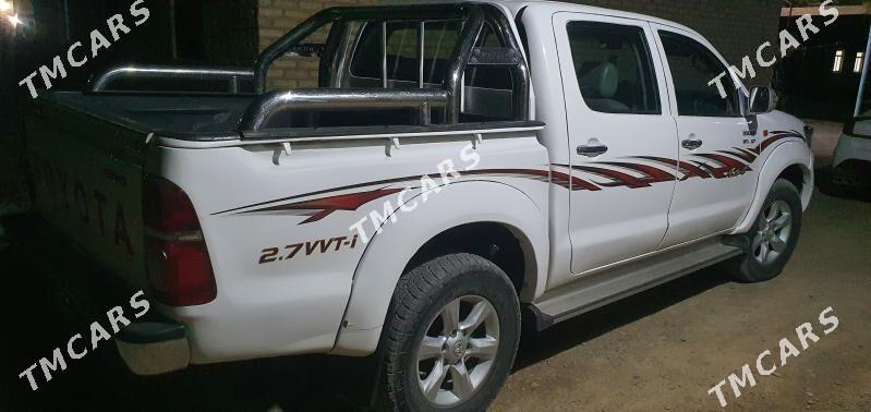 Toyota Hilux 2007 - 250 000 TMT - Ёлётен - img 5