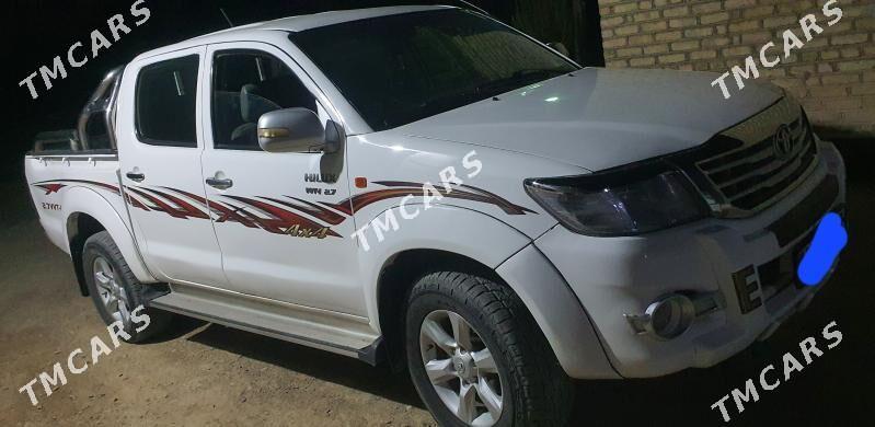 Toyota Hilux 2007 - 250 000 TMT - Ёлётен - img 3