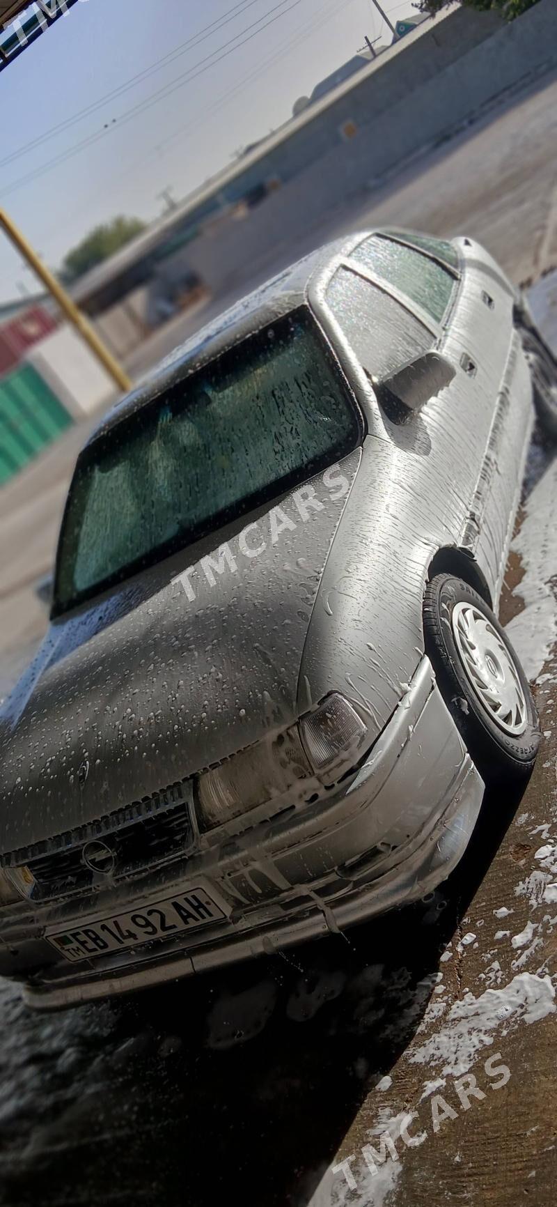 Opel Vectra 1994 - 40 000 TMT - Теджен - img 2