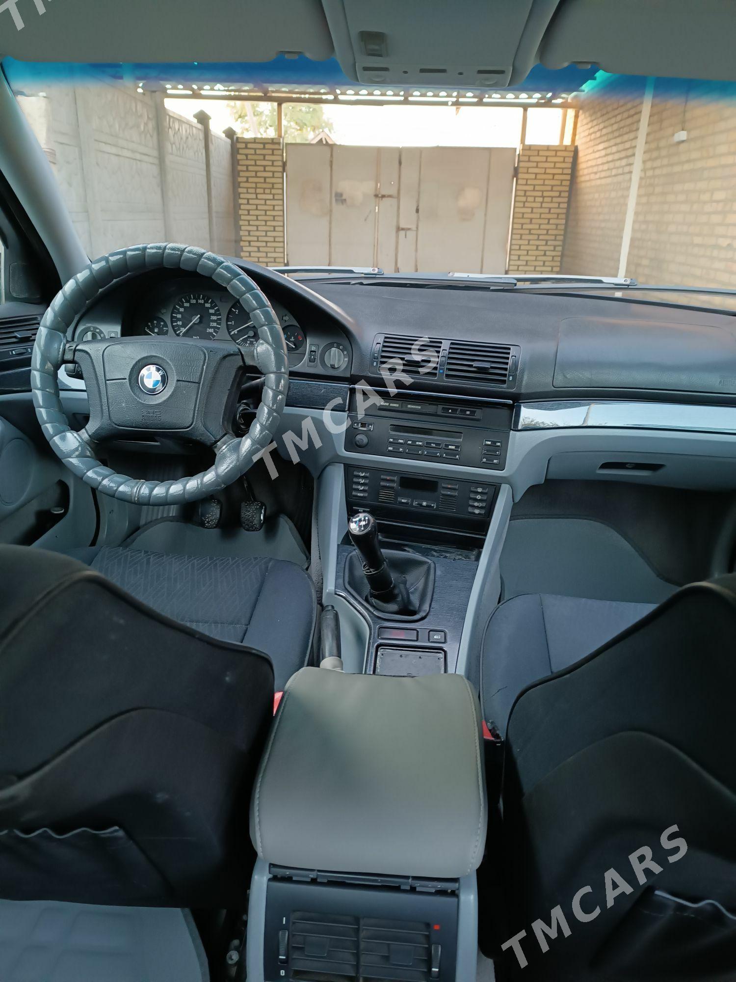 BMW E39 1998 - 100 000 TMT - Сакарчага - img 3