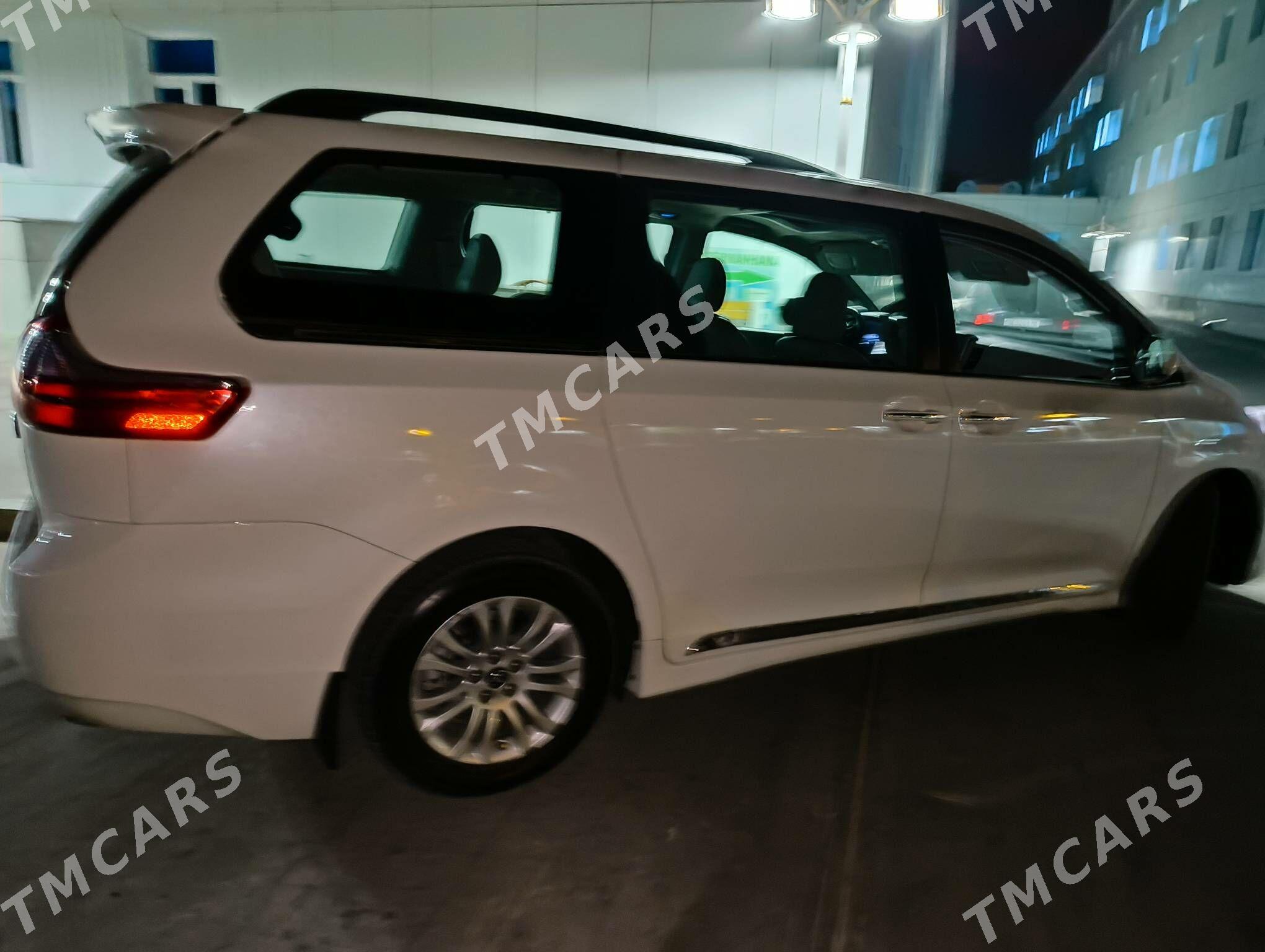 Toyota Sienna 2018 - 490 000 TMT - Мары - img 7