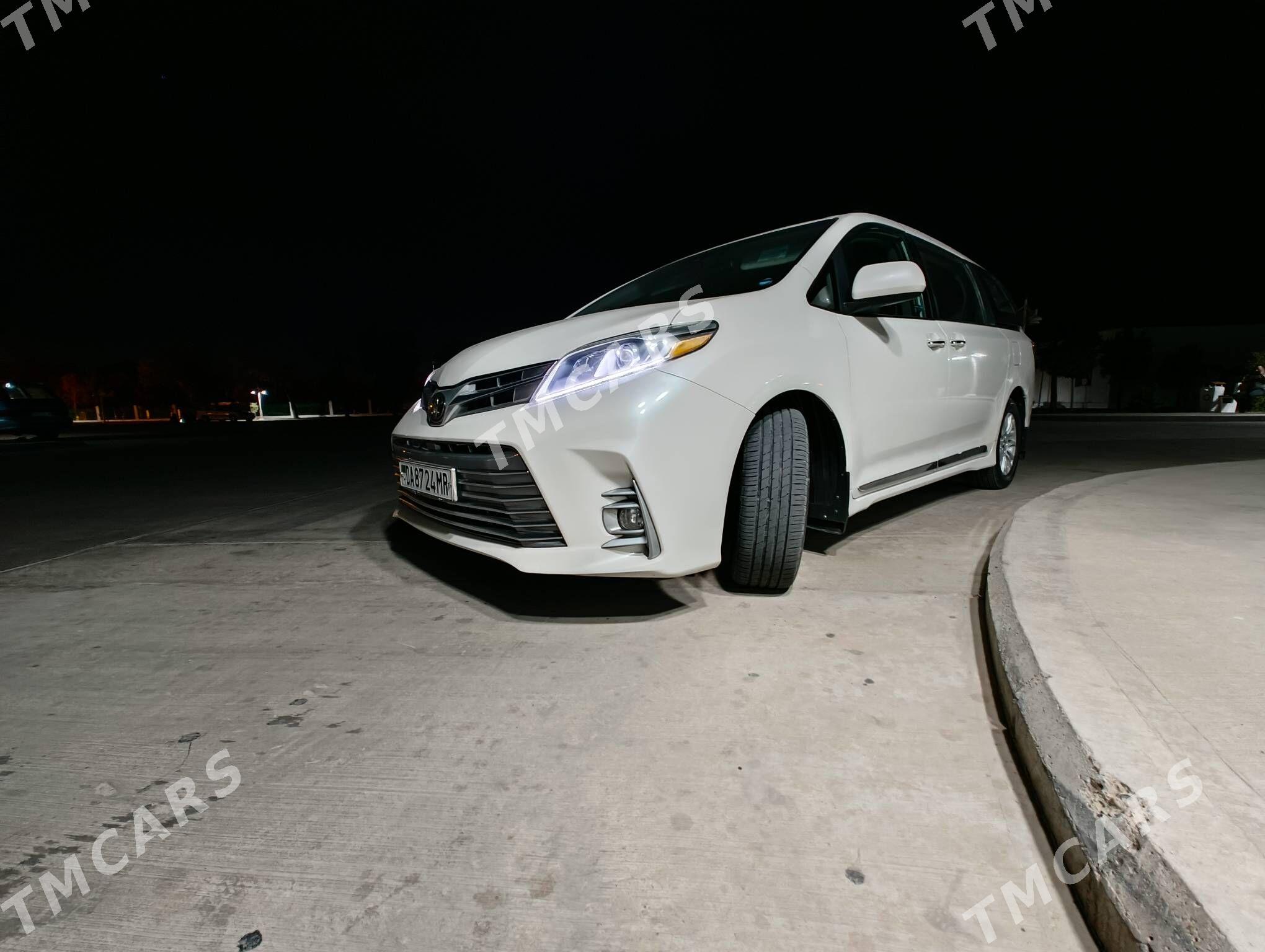 Toyota Sienna 2018 - 490 000 TMT - Мары - img 8