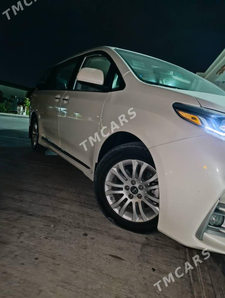 Toyota Sienna 2018 - 490 000 TMT - Мары - img 6