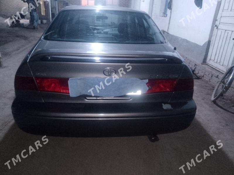 Toyota Camry 2000 - 133 000 TMT - Халач - img 3
