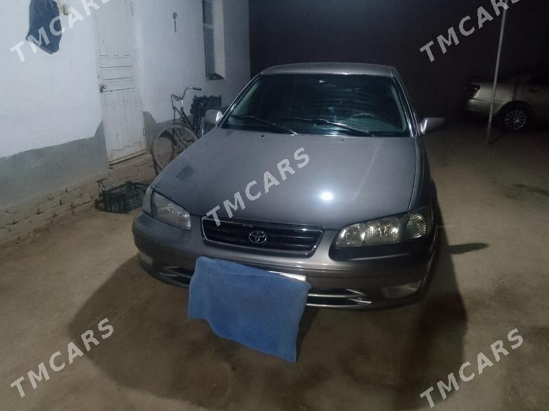Toyota Camry 2000 - 133 000 TMT - Халач - img 2